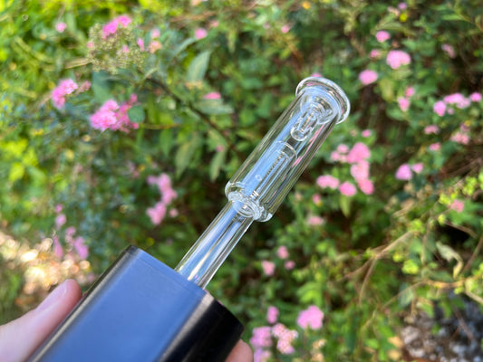Pop-Top Wasser-Bubbler in einem Arizer-Gerät, im Freien gehalten
