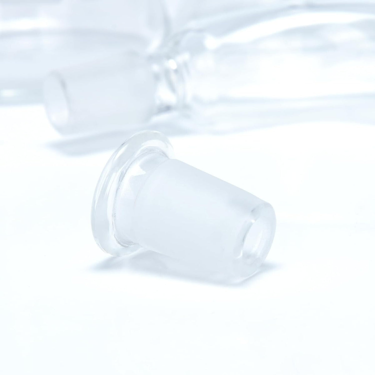 14/18 glass connector adapter lying on its side